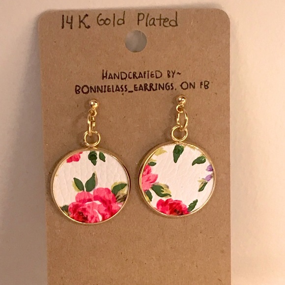 Earrings - Picture 1 of 1